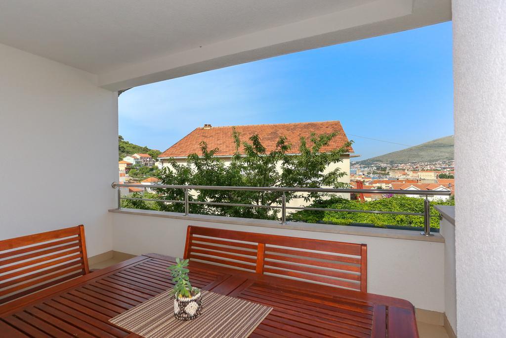 Apartments Ivan โตรกีร์ ภายนอก รูปภาพ